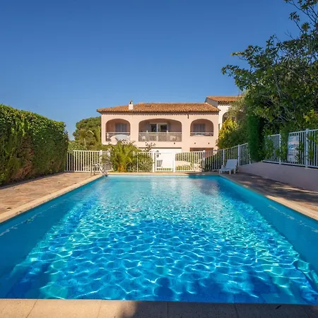 6p In A Citadelle With Pool - Apartment